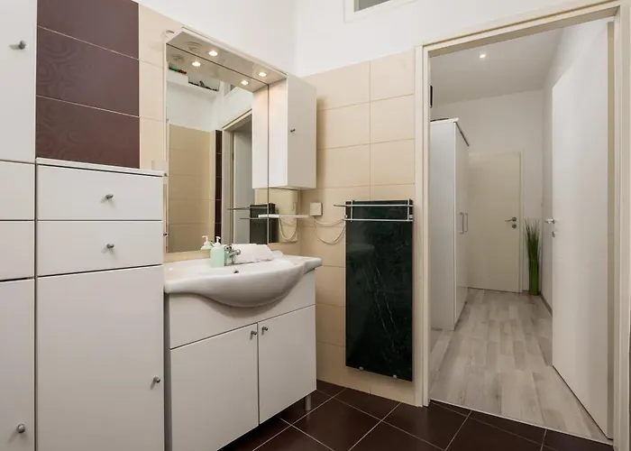 Beli Kamik Apartamento *