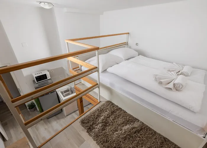 Beli Kamik Apartamento Rijeka