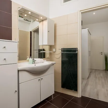 Beli Kamik Apartment *