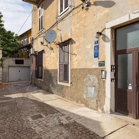Beli Kamik Rijeka