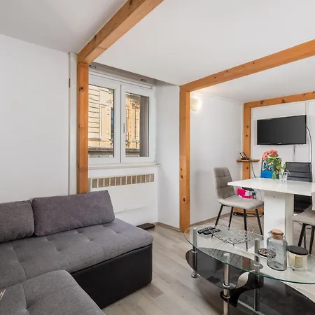 Beli Kamik Apartment